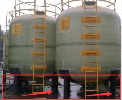 玻璃鋼鹽酸儲(chǔ)罐底部支架安裝圖片